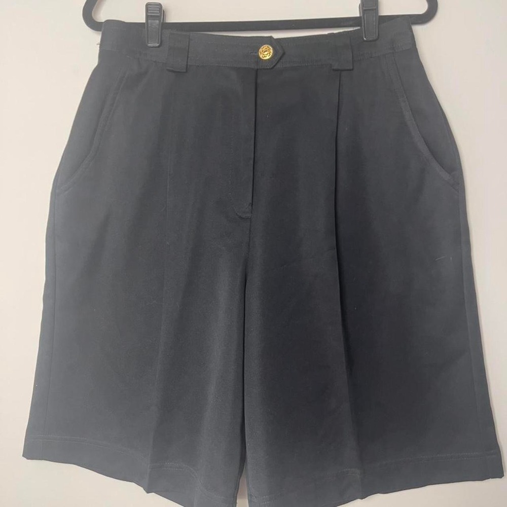 Lily's of Beverly Hills black pleated shorts Women's size 14 Bermuda style